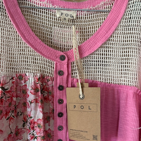 NWT POL Pink Floral Patchwork Crochet-Trim Henley Top size Small - Picture 2 of 3